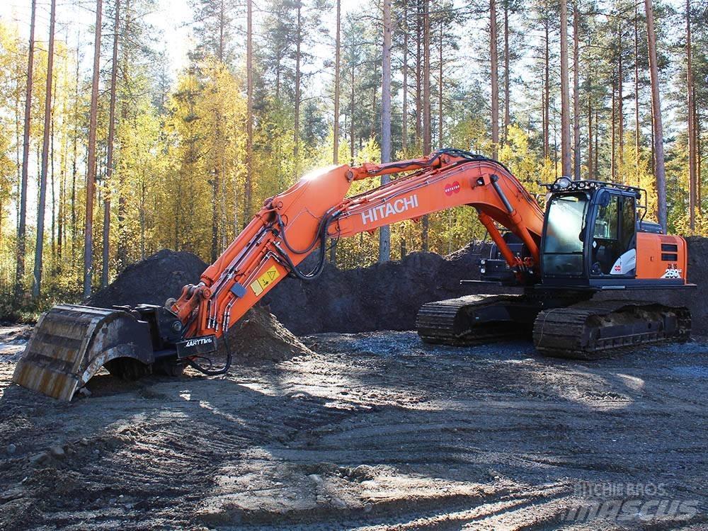 Hitachi ZX 250 LC-6 Excavatoare pe șenile
