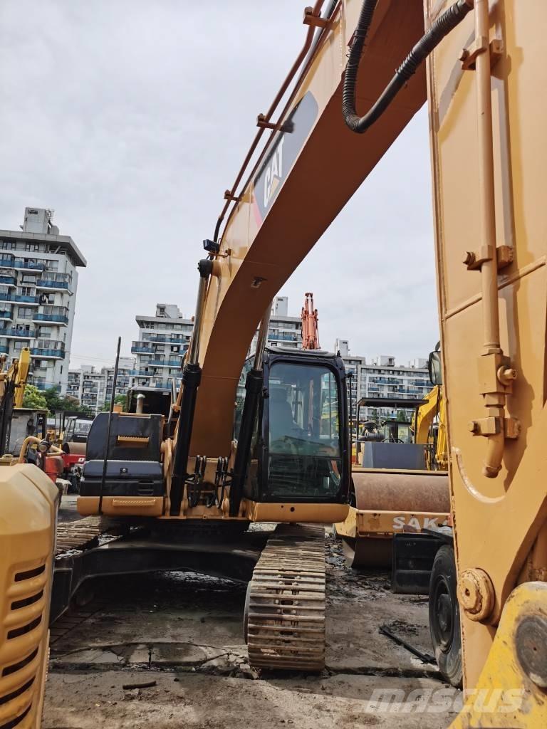 CAT 323D Excavatoare pe șenile
