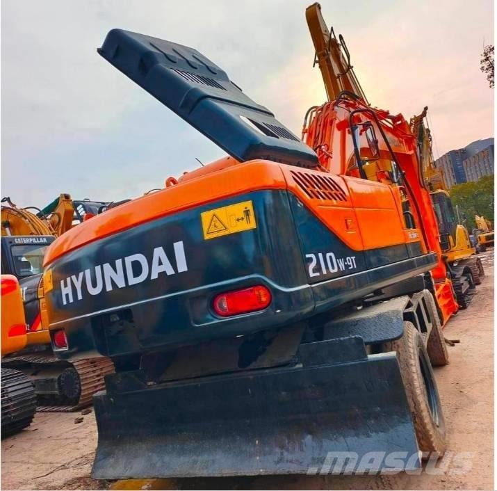 Hyundai 210W-9 Excavatoare cu roti