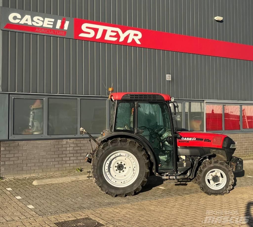 Case IH Quantum 85N Tractoare