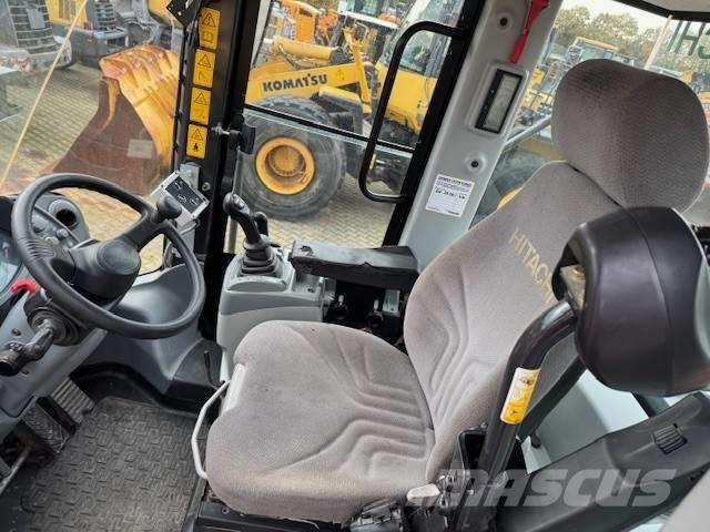 Hitachi ZW 250-6 Incarcator pe pneuri