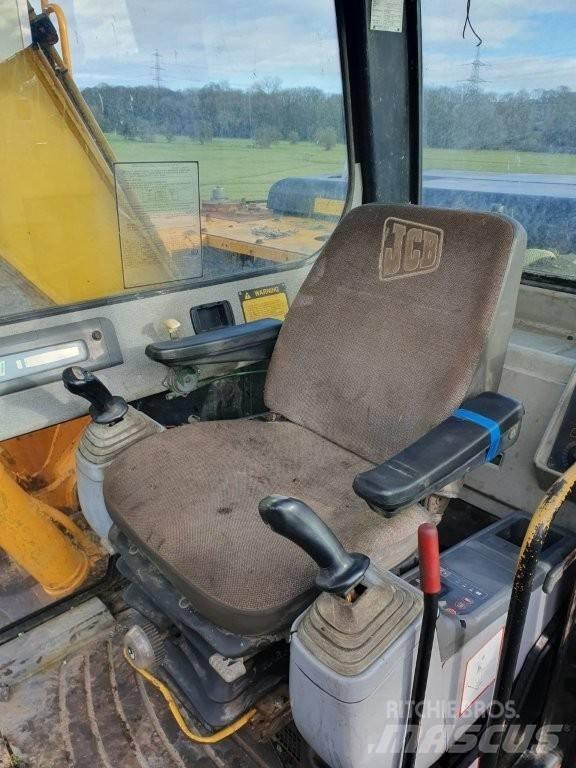 JCB JS 130 Excavatoare pe șenile

