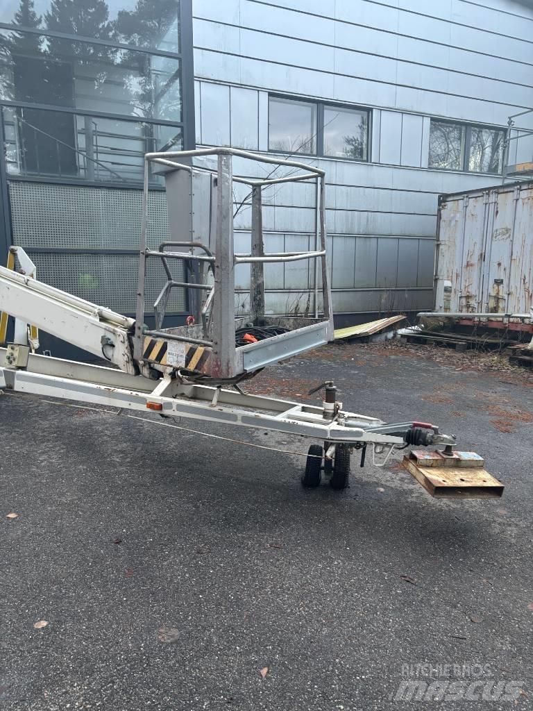 Dinolift 210 T Platforme aeriene montate pe remorca