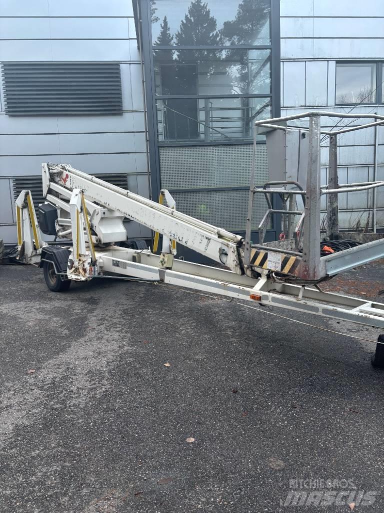 Dinolift 210 T Platforme aeriene montate pe remorca