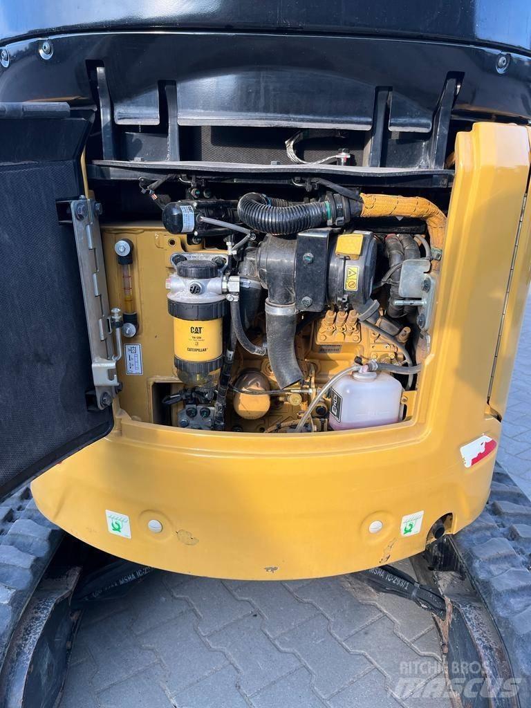 CAT 302 Mini excavatoare < 7t