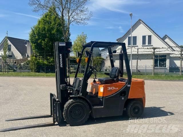 Doosan D30 Plus Stivuitor diesel
