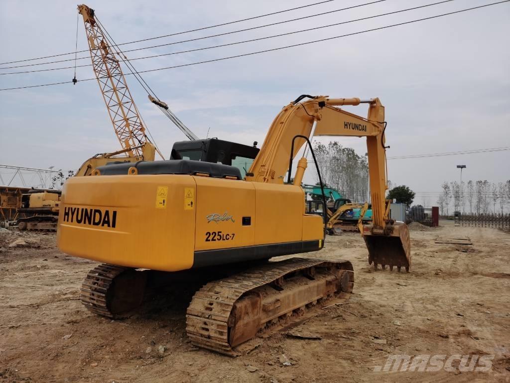 Hyundai R225LC-7 Excavatoare pe șenile
