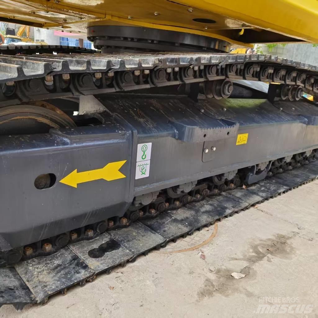 Komatsu PC 200-8 Excavatoare pe șenile
