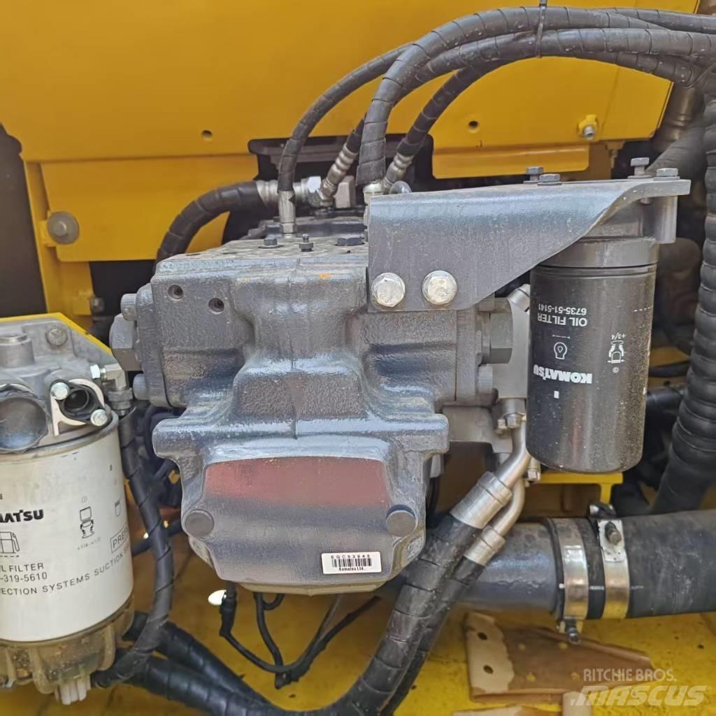 Komatsu PC 200-8 Excavatoare pe șenile
