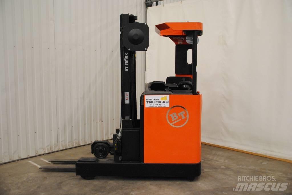 BT RRE 120M Stivuitor cu catarg retractabil
