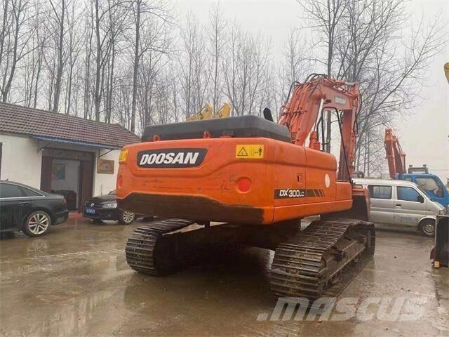 Doosan DX300 Excavatoare pe șenile
