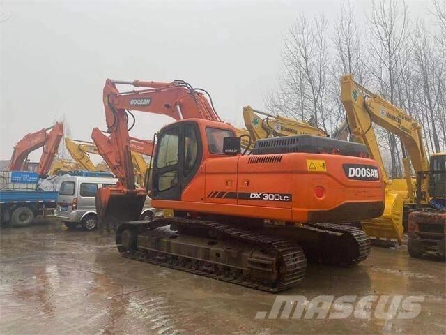 Doosan DX300 Excavatoare pe șenile
