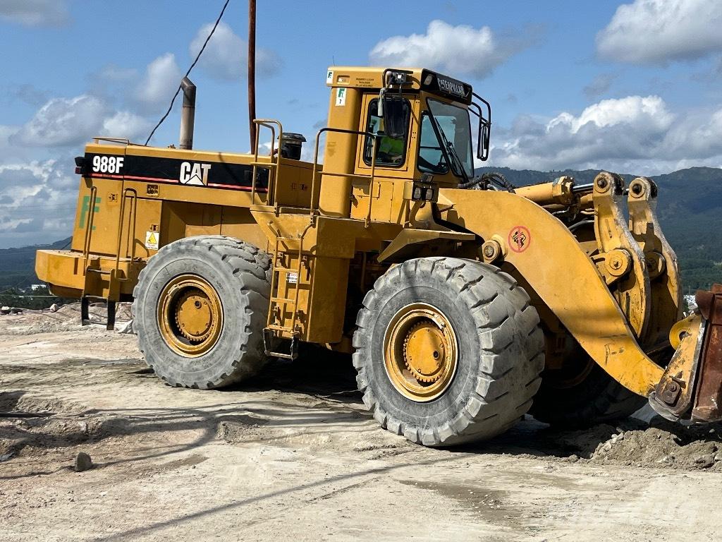 CAT 988 F II Incarcator pe pneuri