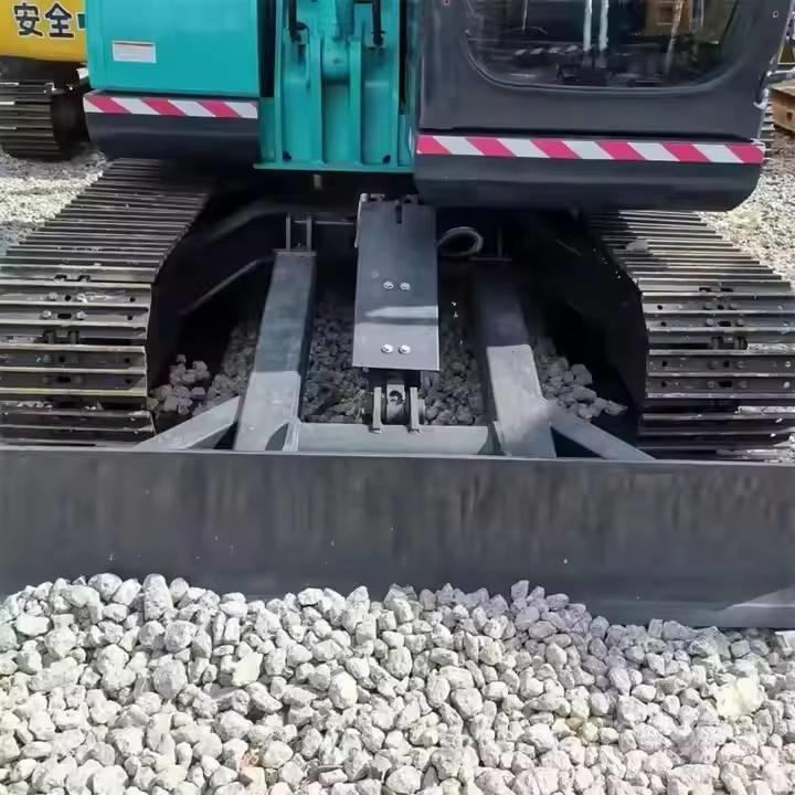 Kobelco SK200 Excavatoare pe șenile
