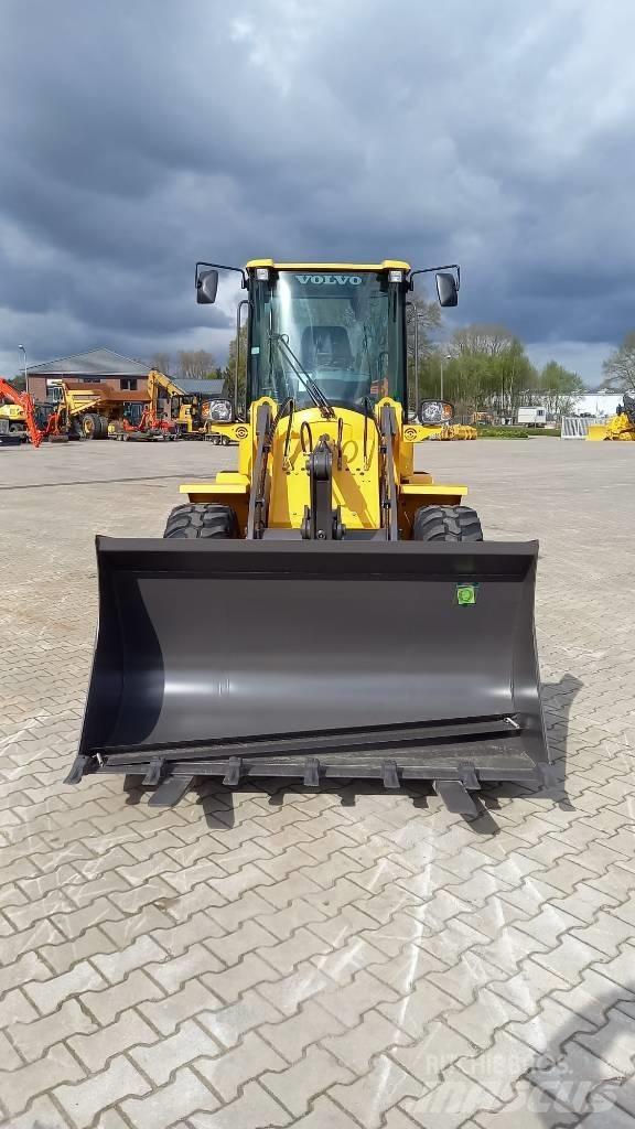 Volvo L 30 G Incarcator pe pneuri
