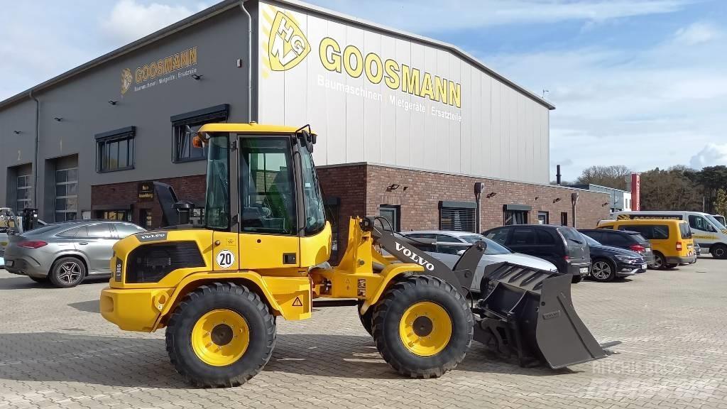 Volvo L 30 G Incarcator pe pneuri