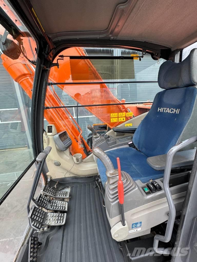 Hitachi ZX 250 LC-3 Excavatoare pe șenile
