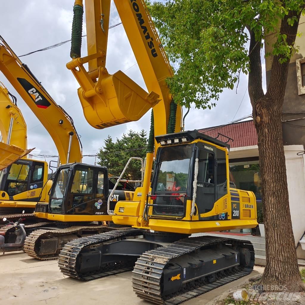 Komatsu PC 200 Excavatoare pe șenile
