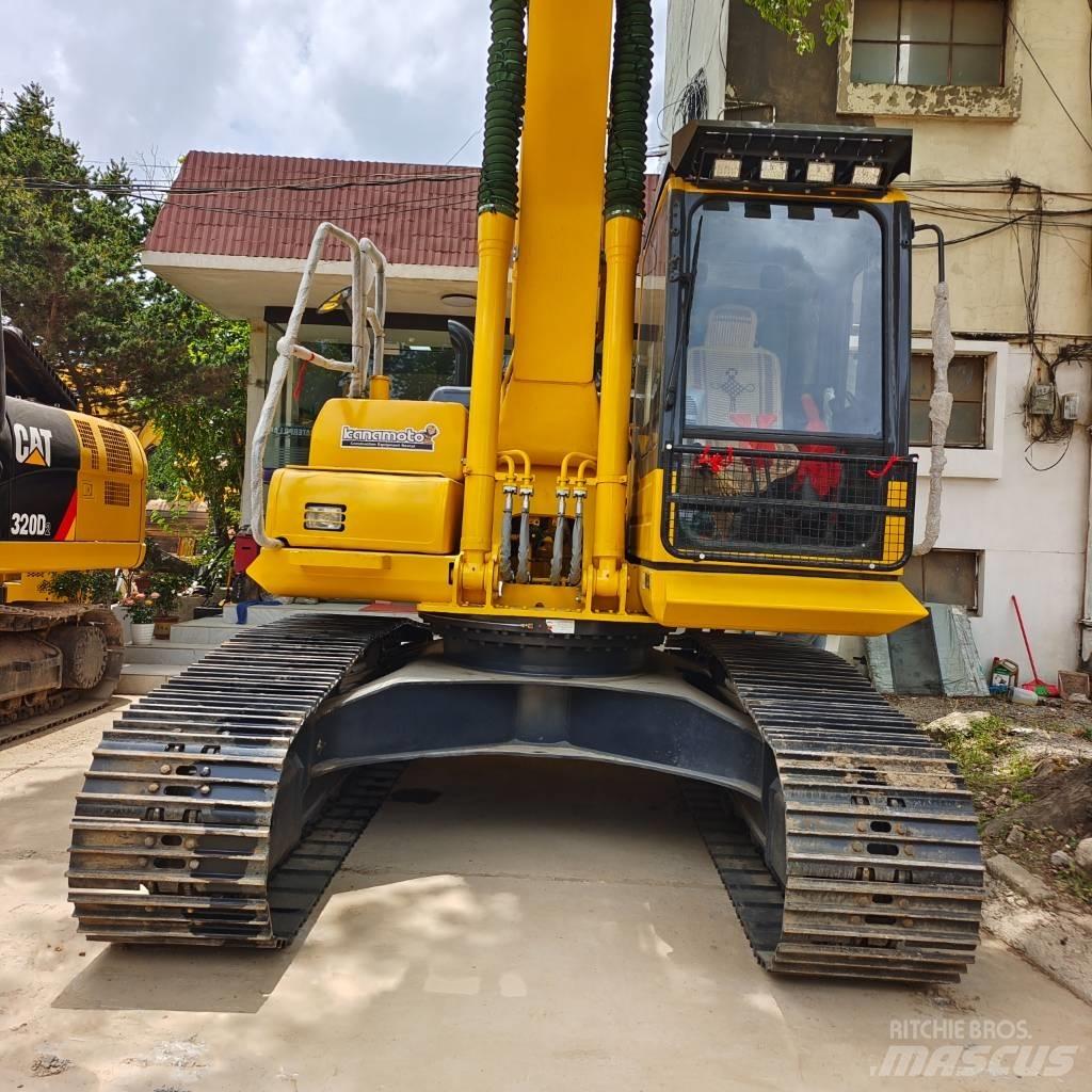 Komatsu PC 200 Excavatoare pe șenile
