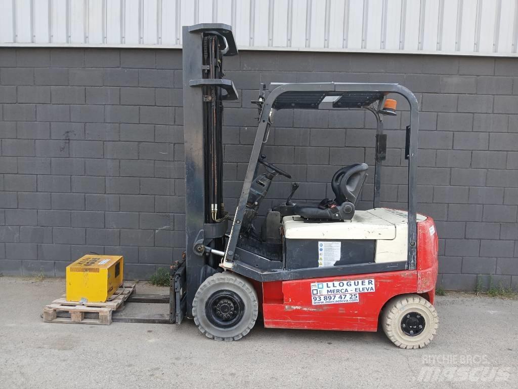 Nissan Q02 L 25 CU Stivuitor electric