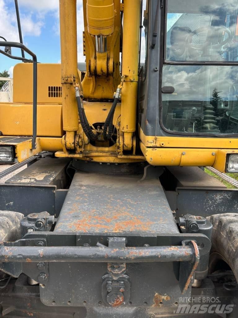 Komatsu PW 170 ES-6K Excavatoare cu roti