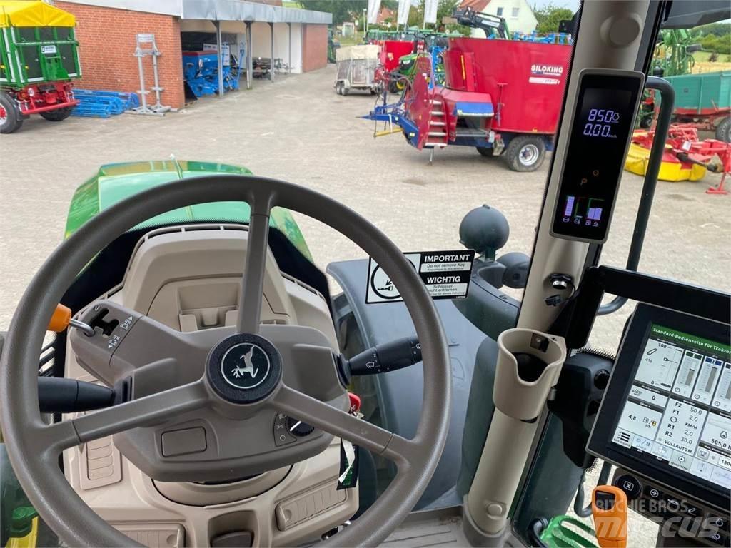 John Deere 6R 215 Tractoare