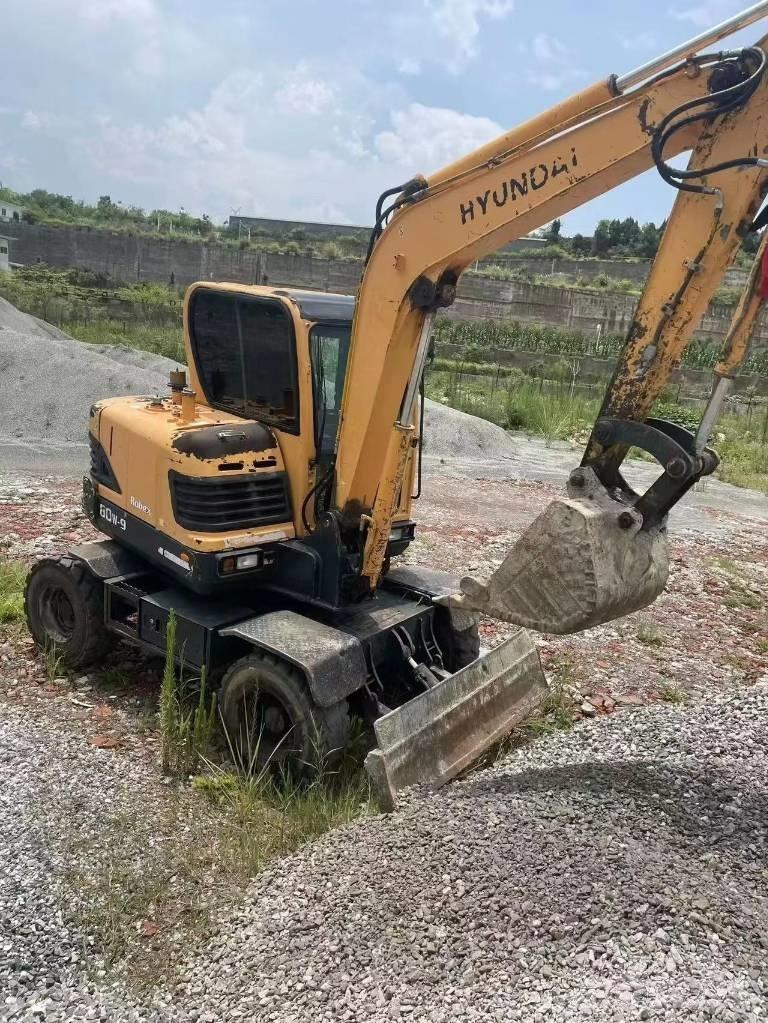 Hyundai 60W-9 Excavatoare cu roti