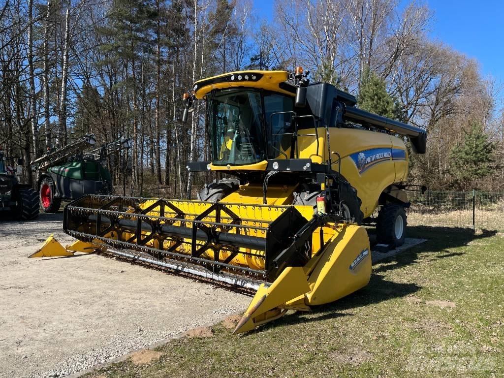 New Holland CX 6.80 Combine de secerat