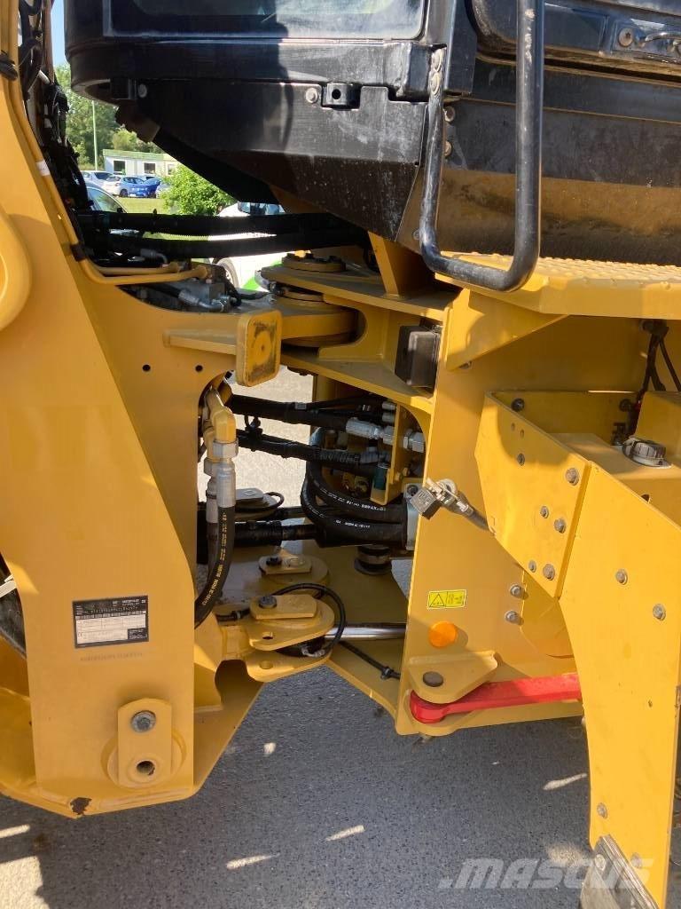 CAT 926M Incarcator pe pneuri