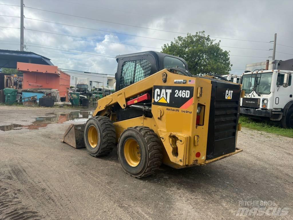 CAT 246 D Mini incarcator