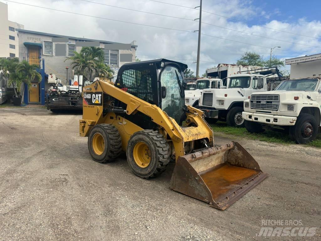 CAT 246 D Mini incarcator