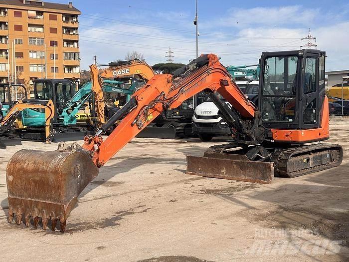 Hitachi ZX65USB Mini excavatoare < 7t