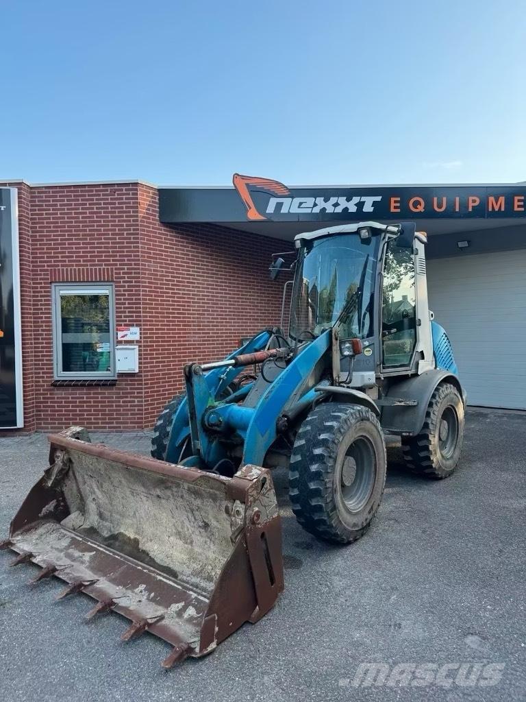 Atlas AR 65 Incarcator pe pneuri