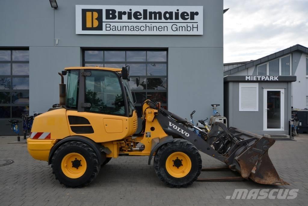 Volvo L 25 F Incarcator pe pneuri