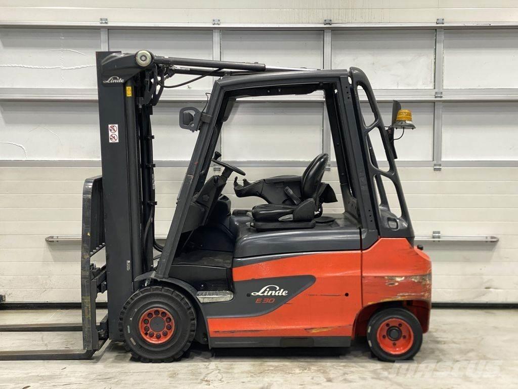 Linde E30-01 Stivuitor electric