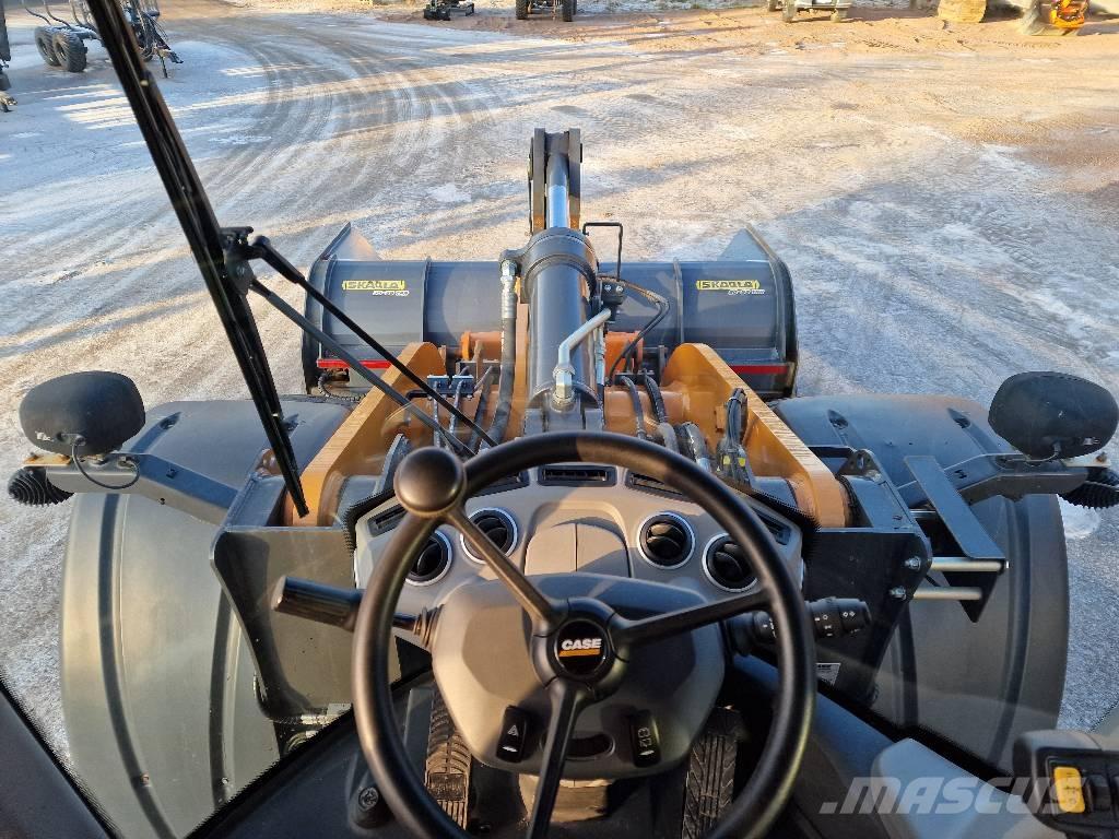 CASE 821 G2 Incarcator pe pneuri