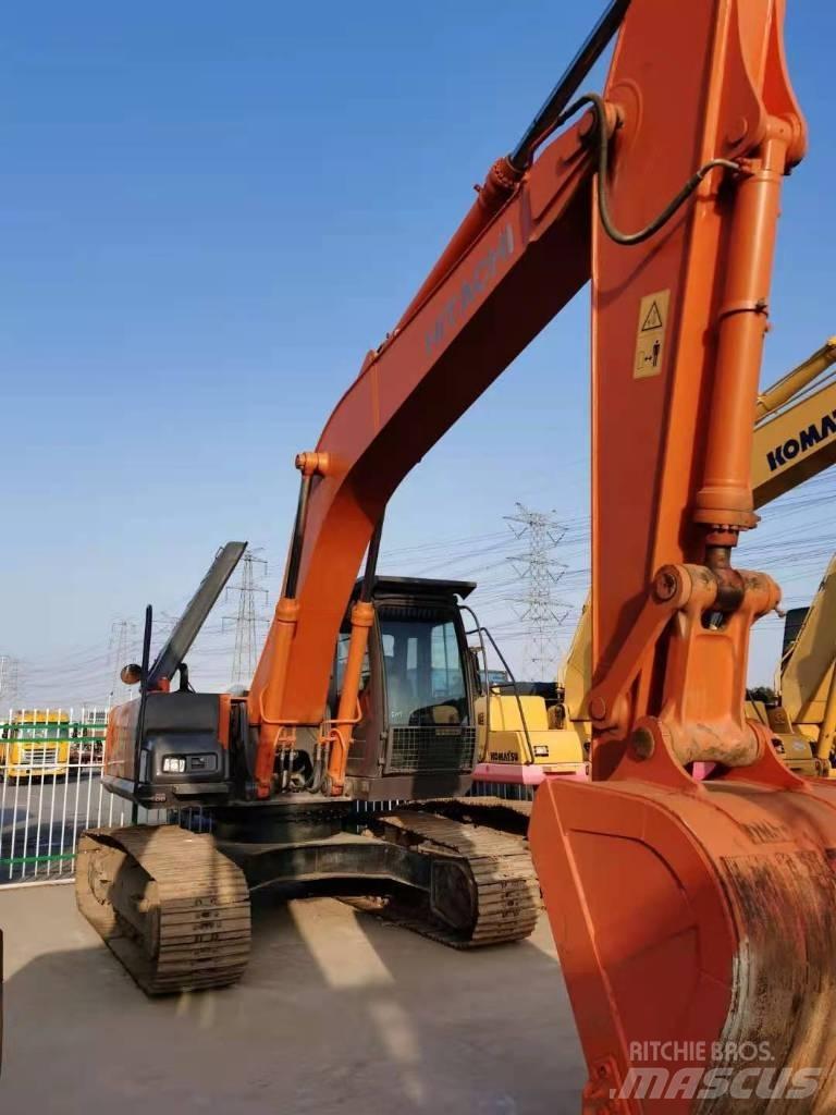 Hitachi ZX 210 Excavatoare pe șenile
