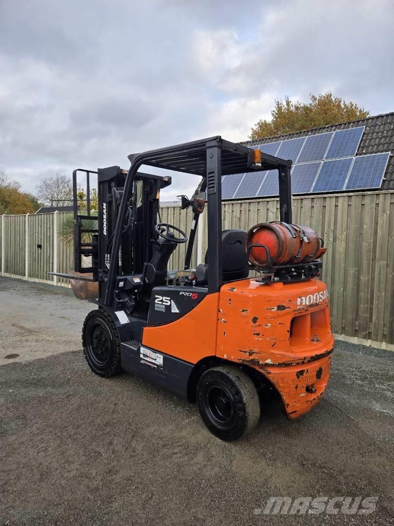 Doosan G 25 E-5 Stivuitor GPL