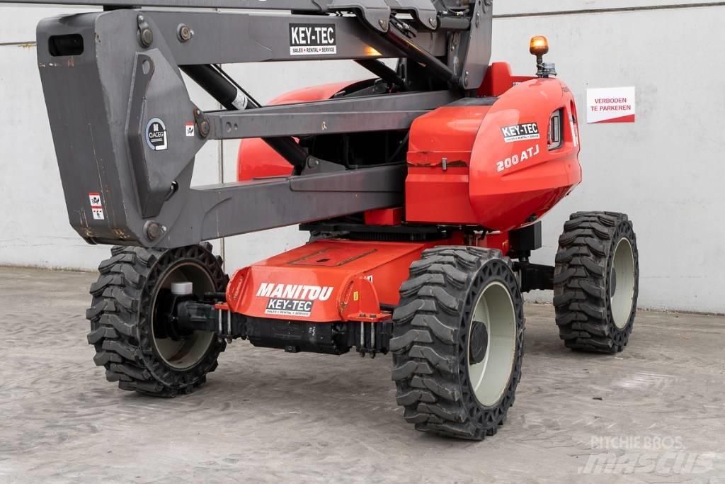 Manitou 200 ATJ Nacele cu brat articulat