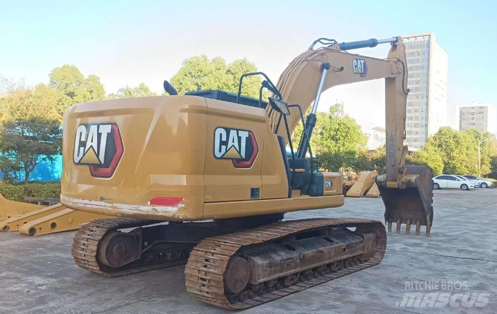 CAT 320 Excavatoare pe șenile
