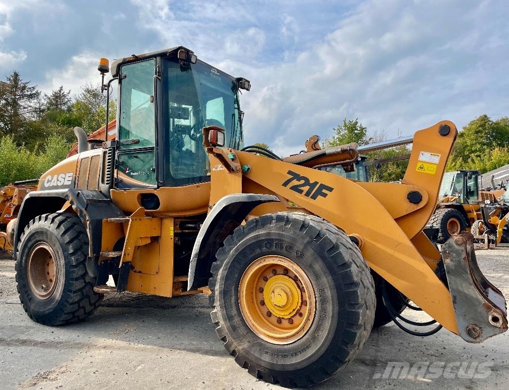 CASE 721F Incarcator pe pneuri