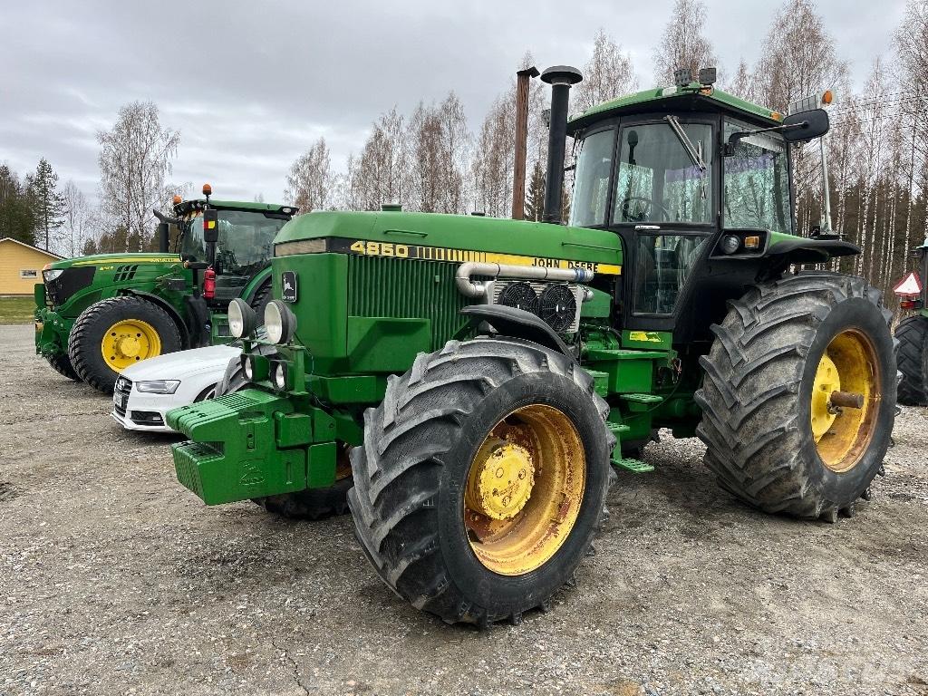 John Deere 4850 Tractoare