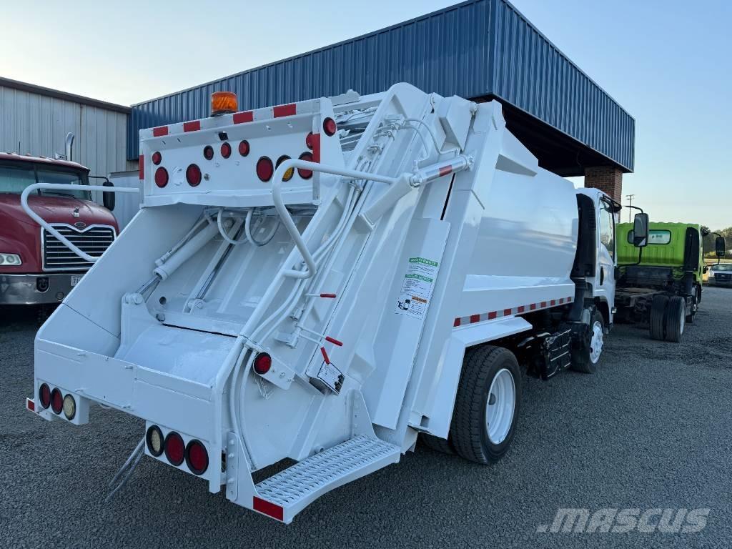 Isuzu NRR Camion de deseuri