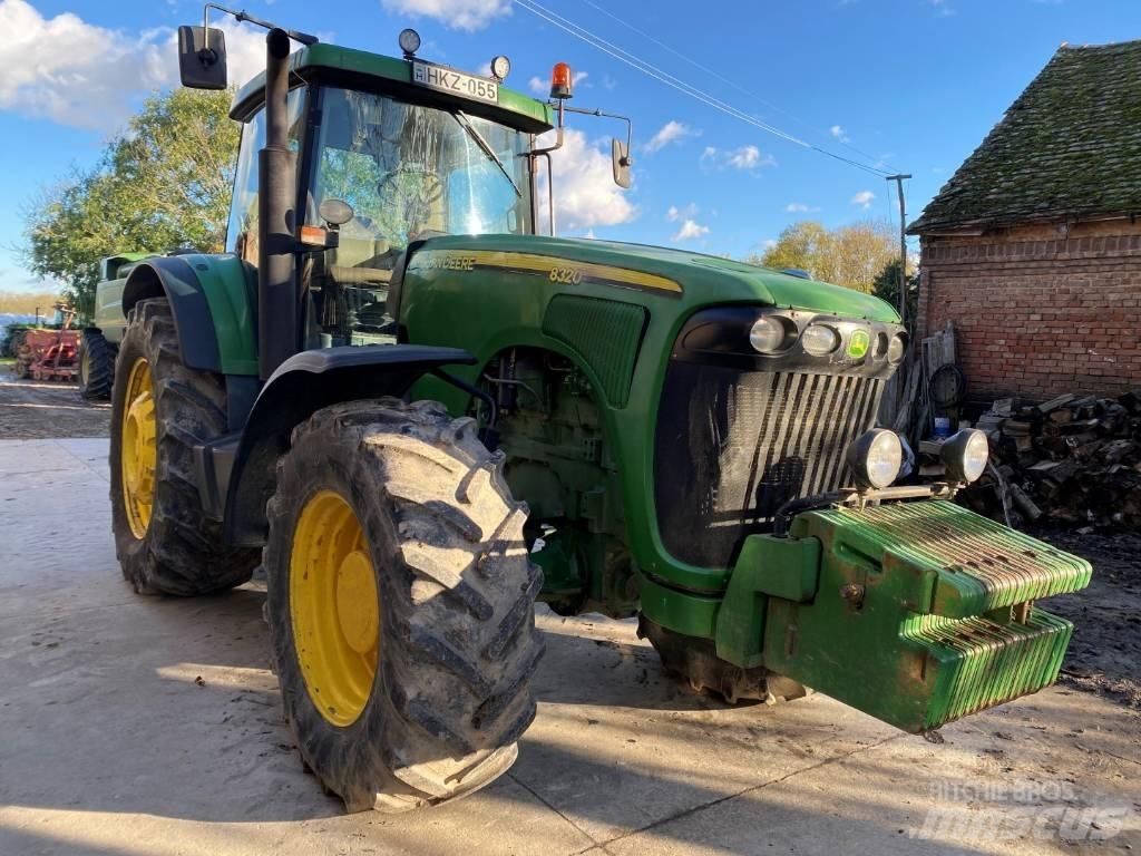 John Deere 8320 Tractoare