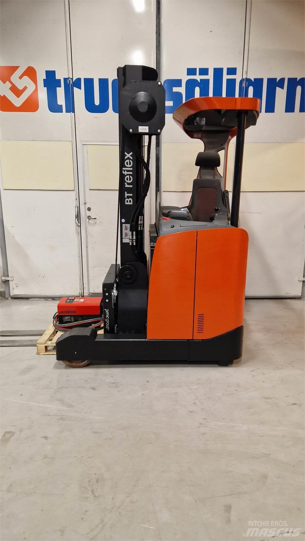 BT RRE140E Stivuitor cu catarg retractabil