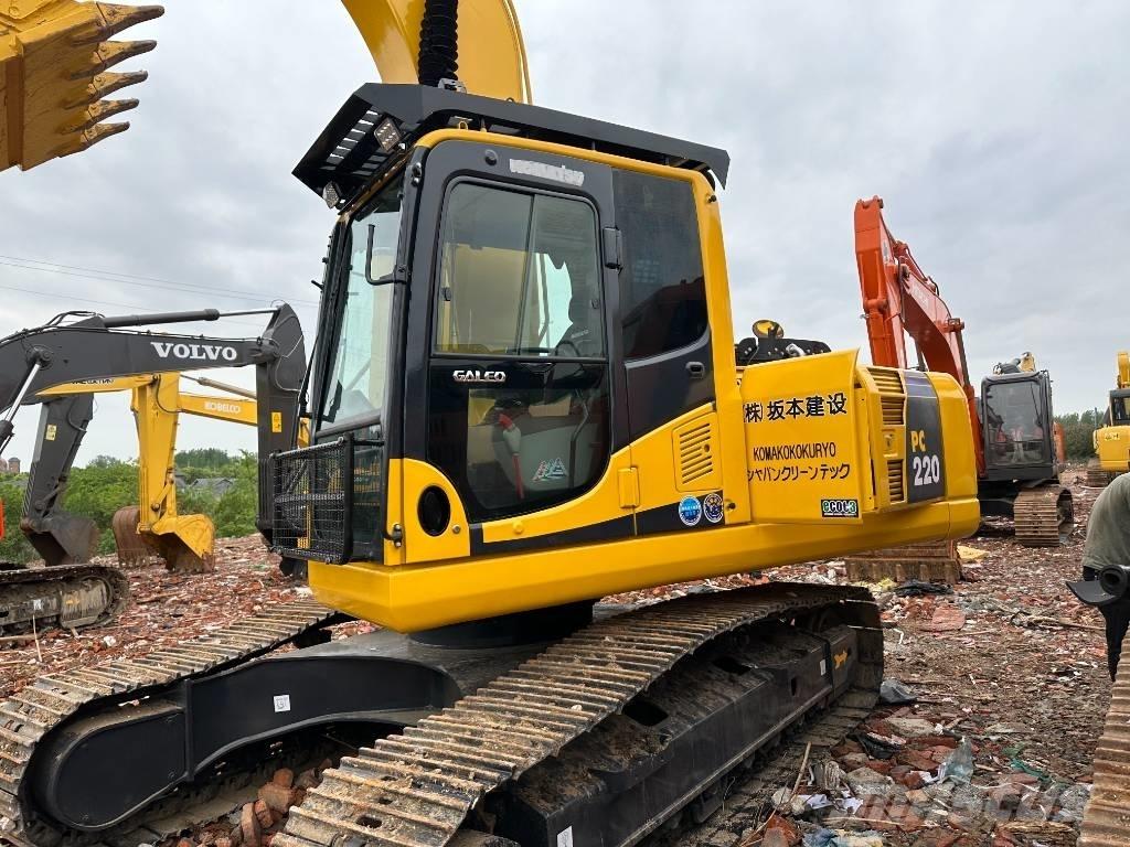 Komatsu PC 220-8M Excavatoare pe șenile
