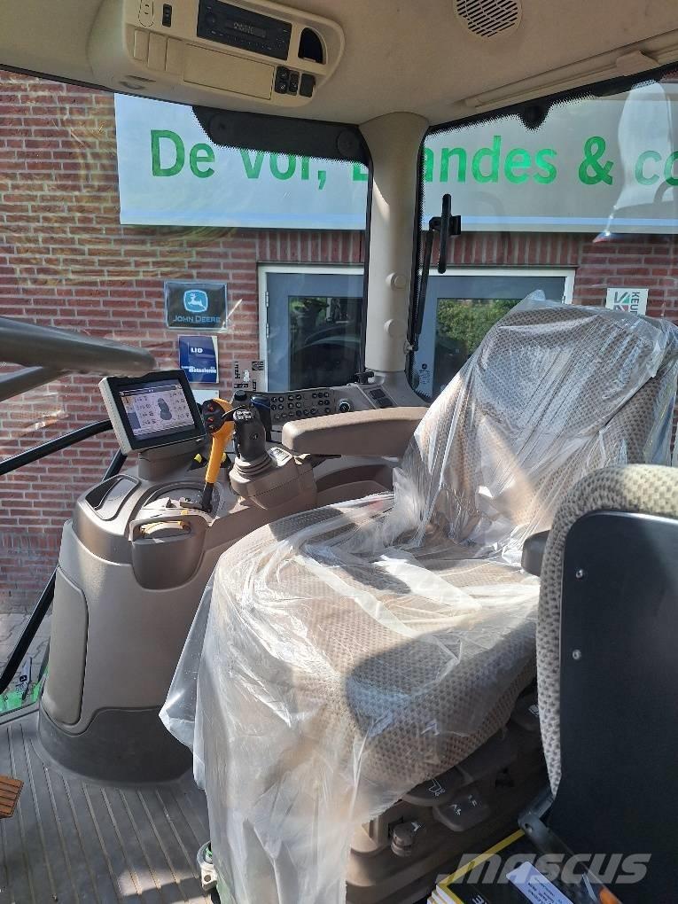 John Deere 6130R Tractoare