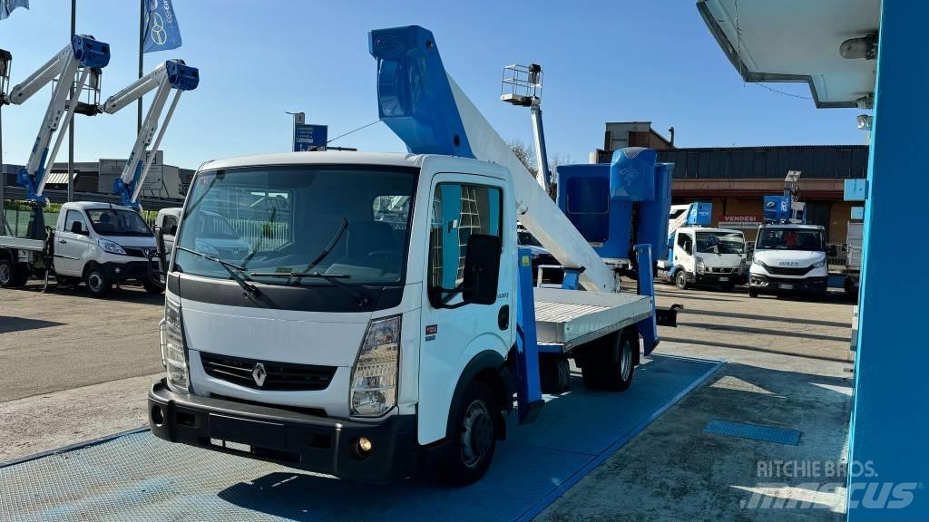 Socage T320 Platforme aeriene montate pe camion