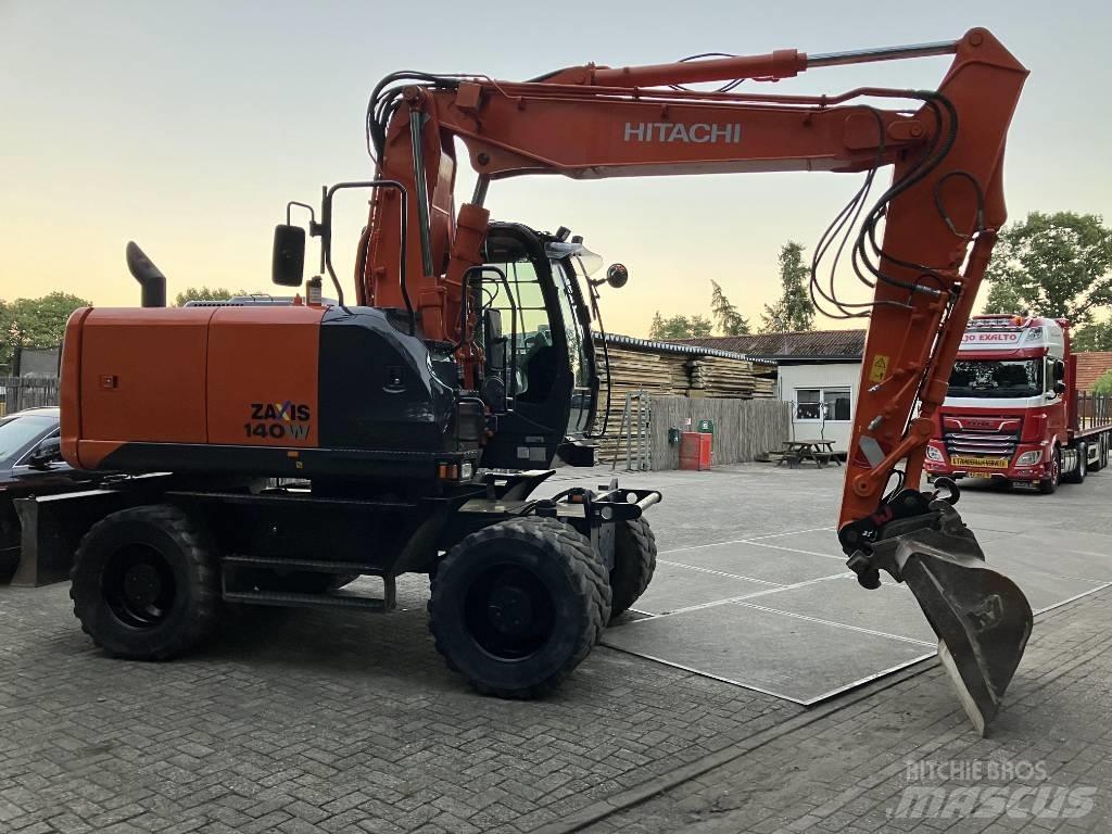 Hitachi ZX140-5B Excavatoare cu roti