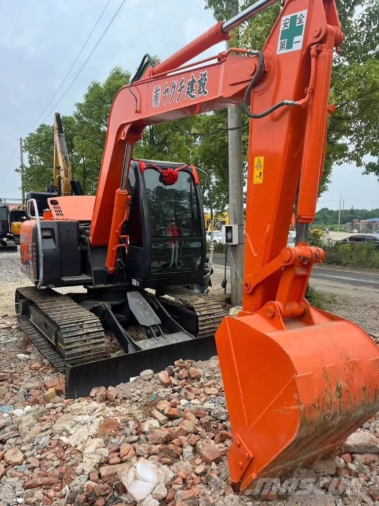Hitachi ZX70 Excavatoare 7t - 12t